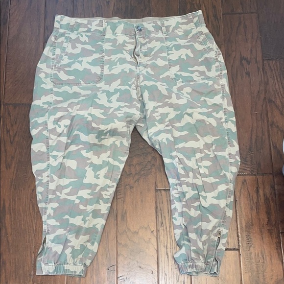 Lane Bryant Camouflage Jogger Pants - Picture 1 of 3